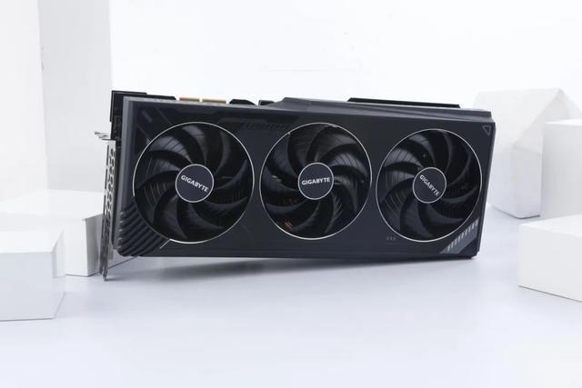 战力爆表的冷酷巨兽！技嘉GeForce RTX 3090 Ti Gaming OC魔鹰24G显卡深度评测-第3张图片-易维数码