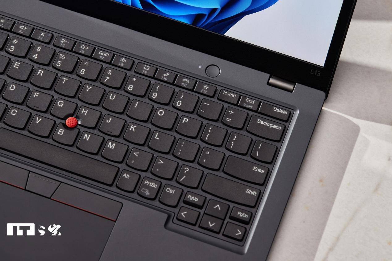 ThinkPad L13商用笔记本体验：小黑本经典设计，超值商用选择-第7张图片-易维数码